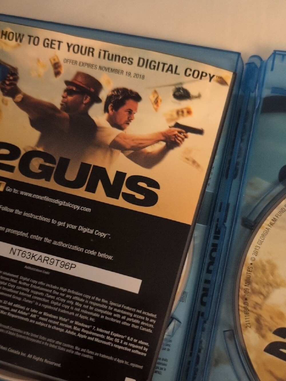 2 Guns Blu-Ray + DVD + Slipcover (Denzel Washington, Mark Wahlberg) - Picture 4 of 7